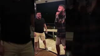 Henrique e Bruno e Marrone Cantando "Você Me Vira A Cabeça"