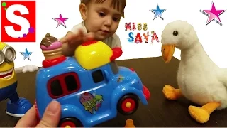 Мыльные пузыри Машинка игрушка распаковка пускает пузыри с Миньоном  Soap Bubbles toy Car unpacking