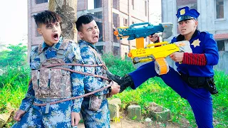 Battle Nerf War Soccer Battle POLICE COMPETITION Nerf Guns Two Idiots FOOTBALL BATTLE NERF