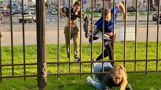 Samka Stuck in the Fence /они в шоке от 🍑 @Babycoma13  prank humor reaction