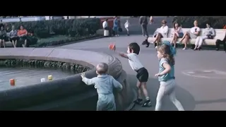 Играющие дети (фрагмент из к/ф "Ура! У нас каникулы!", 1972)