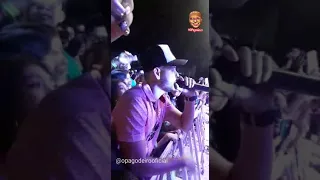 Rapaz canta Refém no show do Dilsinho | O Pagodeiro