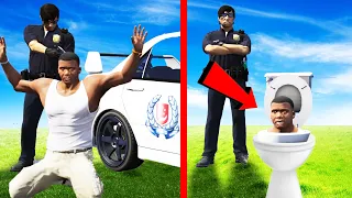 GTA5 新加波警察逮捕偷車小富 ！ 吧小富裝入馬桶裡！ SINGAPORE POLICE ARREST FRANKLIN PUT HIM INTO TOILET BOWL !