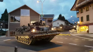 Panzerkonvoi in Uetendorf