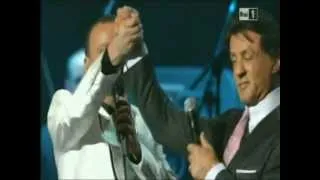 Sylvester Stallone con Gigi D'Alessio - "Gigi, tu vuò fà l'americano"