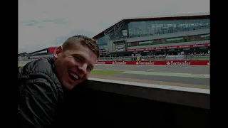 Crowd Fun During Qualifying For The 2012 British Grand Prix