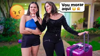 A NAMORADA DO MEU PAI VEIO MORAR COMIGO - JULIANA BALTAR