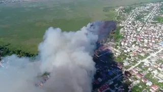 В Анапе тушат пожар в плавнях