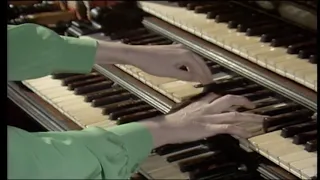 Gillian Weir - Toccata & Fugue in D minor (Bach), Bavokerk.