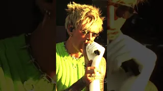 Mgk in Spain talking in Spanish to his fan's & suprizing them