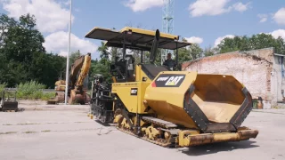 Цеппелін Україна. Огляд вживаного асфальтового укладача Катерпіллар моделі AP655F