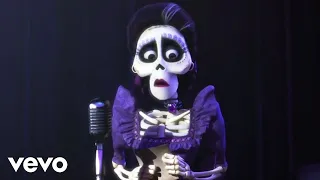 Alanna Ubach, Antonio Sol - La Llorona (From "Coco"/Sing-Along)