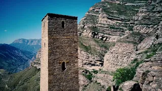 Полëт на башнях Кахиб и Гоор, расположены они в этих селах, Шамильский район Дагестана