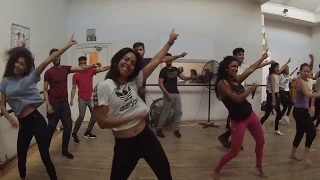 LONDON SCHOOL OF BOLLYWOOD DANCE CLASS