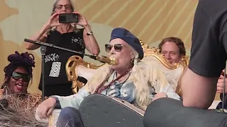 Joni Mitchell Sings "Love Potion No. 9" w/ Brandi Intro.Newport Folk Festival, Newport RI 07-24-2022