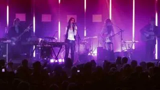 Charlotte Gainsbourg - Heaven Can Wait [Live] (Official Music Video)