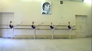 Full class from Vaganova Ballet Academy for level 5, class of Olga Baltacheeva (year 1996)