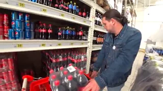 Зимняя акция от Coca-Cola!Ёлочные игрушки за баллы на крышках!