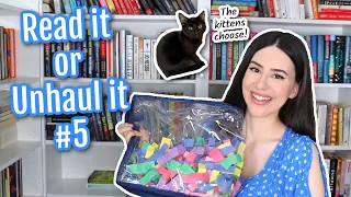 The most chaotic "Read it or Unhaul it" so far! || Reading Vlog