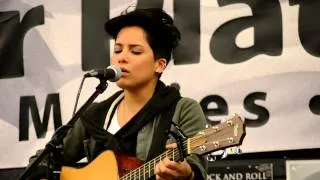 Vicci Martinez - Come Along  [LIVE]