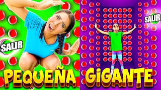 CAJA PEQUEÑA VS GIGANTE CON 100 BOTONES MISTERIOSOS SOLO 1 PARA ESCAPAR!! 😰 | Karla Bustillos