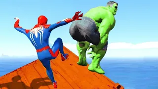 GTA 5 Mods Water Ragdolls - Homem Aranha VS HULK (Pulo alto)