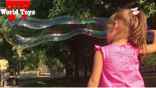 Огромные мыльные пузыри Арина и Ростислав. Huge bubbles