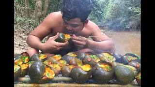 Find and cook snail in forest - Collect Snail Cooking For Food Eating delicious