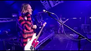 Nirvana Tribute - Lithium [Entire audience sits & then go crazy]