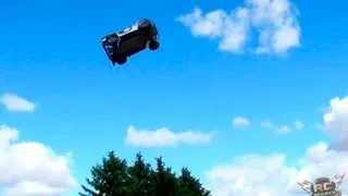 RC ADVENTURES - LOSi 5ive T (5T) 4X4 25 Foot Jumps - & REDCAT XBe