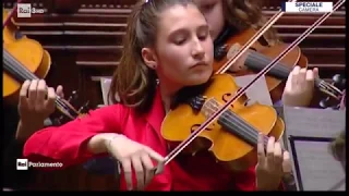 L'Orchestra dei Ragazzi suona l'Inno d'Italia nell'aula di Montecitorio