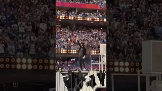 The SoFi Stadium goes lit when Eminem comes during the Superbowl Halftime Show🔥