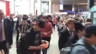 160614 BTS in airport Sheremetyevo part 2