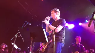 Ewan McGregor covers Bowie's "Heroes"