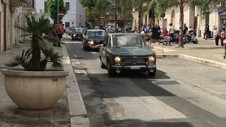 Alfa 75 in sirena, con Giulia Polizia e Carabinieri, e Alfetta Carabinieri, Giulietta e Alfa156.