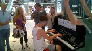 O surdato nnammurato - Piano Stazione Napoli Centrale - Juli 2016