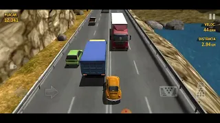 jugando al traffic racer