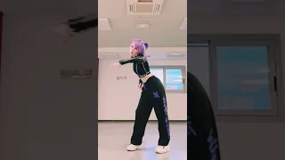 Taeyang x Lisa - Shoong dance cover by Nami Ayashi