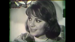 NATALIE WOOD GETS READY FOR "INSIDE DAISY CLOVER" (1965)