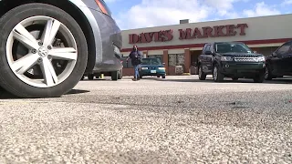 Will Collinwood residents have access to groceries after Dave's closes?