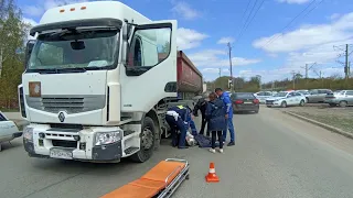 Помянул покойных и шагнул под грузовик