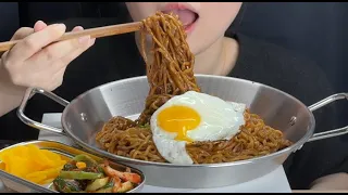 짜파게티 2봉과 계란후라이 파김치 단무지 먹방  Black Bean Noodle & Kimchi MUKBANG EATING SOUND