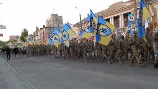 Марш батальона АЗОВ 05 05 2017 г Бердянск видео №2