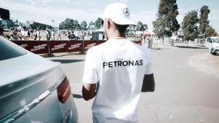 Lewis Hamilton brings track worker coffee and chocolate
