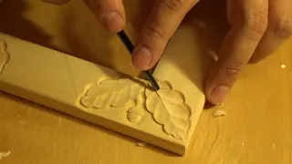 Photo frame. Carving - oak-leaves