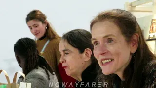 Amélie et Juliette NOTHOMB et leurs fans (PARTIE 3) au Festival du Livre de Paris, le 21 Avril 2023