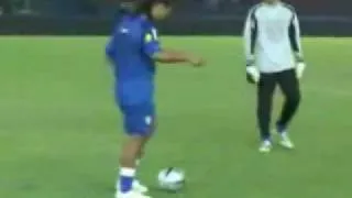 Ronaldinho humilha Robinho - TOMAAA ROBINHO