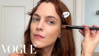 Daisy Jones’s Riley Keough’s Guide to Glowing Skin and No-Makeup Makeup | Beauty Secrets | Vogue