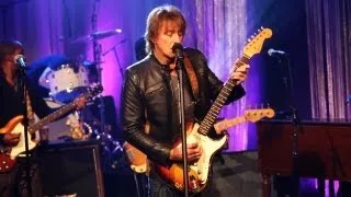 Richie Sambora performs "Stranger In This Town" on Craig Ferguson