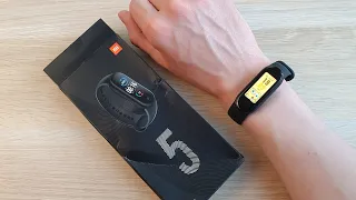 XIAOMI MI BAND 5 - ОБЗОР И ПЕРВАЯ НАСТРОЙКА!